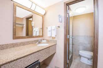 Hotel Days Inn Duluth Lakewalk photo 1