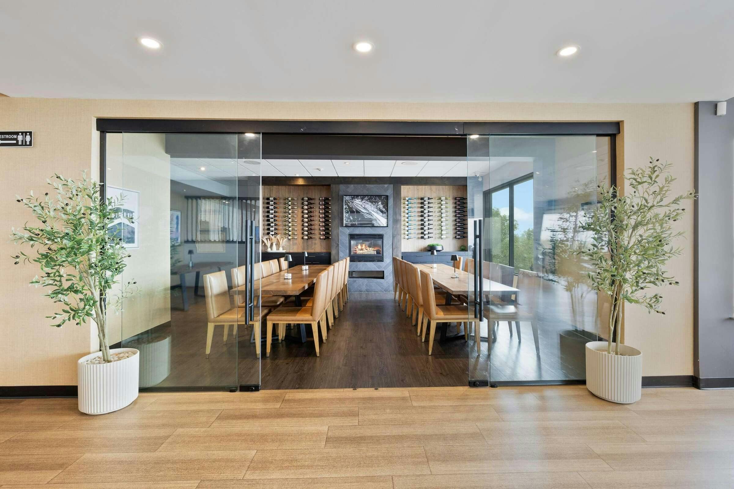 Hotel Ramada Jordan Stn BeacnHrbside photo 5