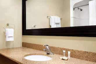 Hotel Super 8 Brockville photo 3