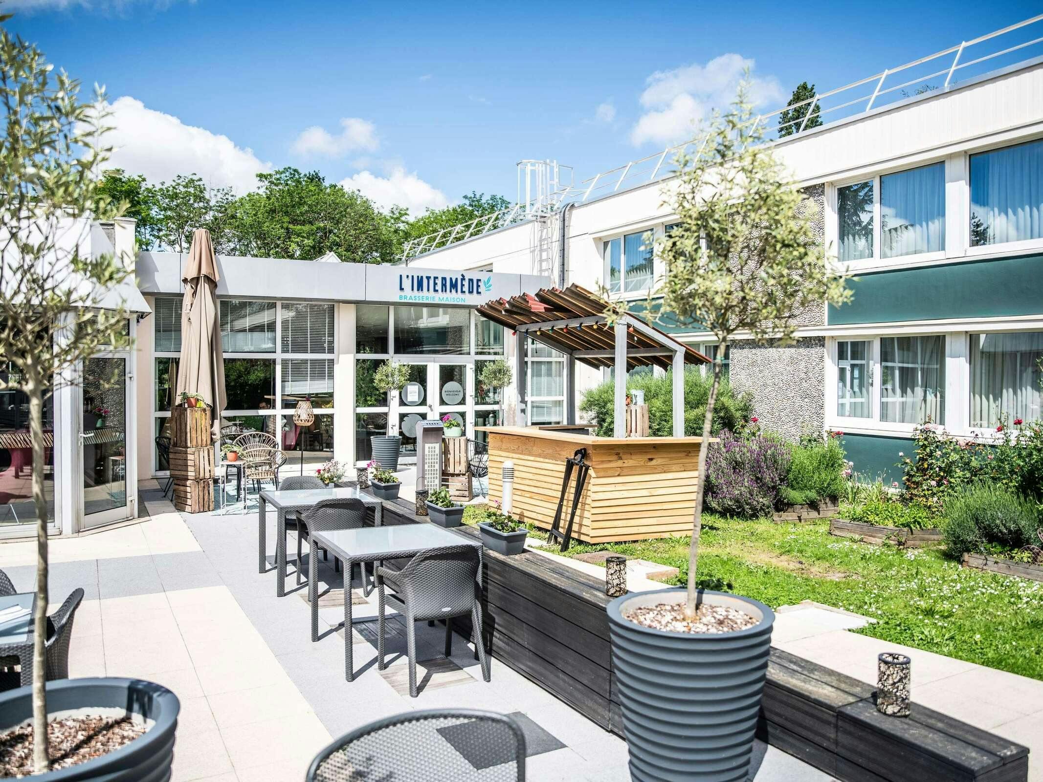 Hotel Novotel Evry Courcouronnes photo 1