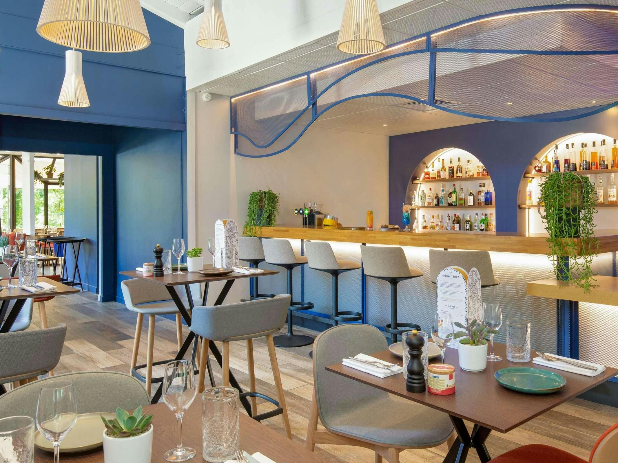 Hotel Novotel Pont de L'Arc Fenouillères photo 3