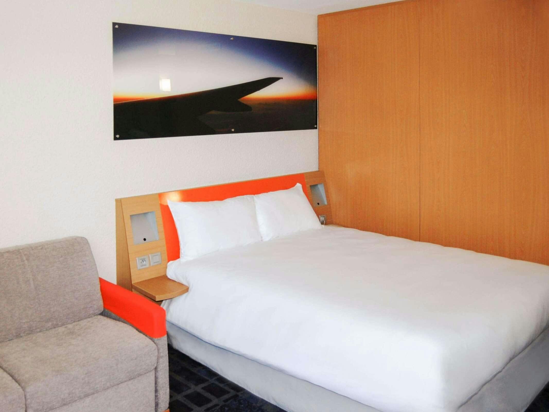Hotel Ibis Styles Marseille Provence Aéroport photo 3