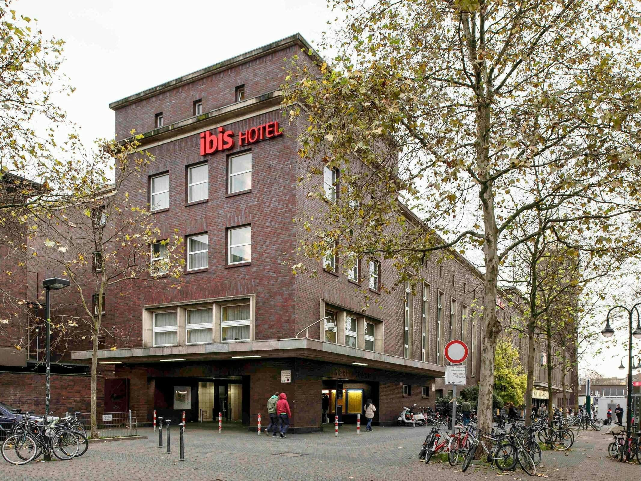 Hotel Ibis Duesseldorf Hauptbahnhof photo 1