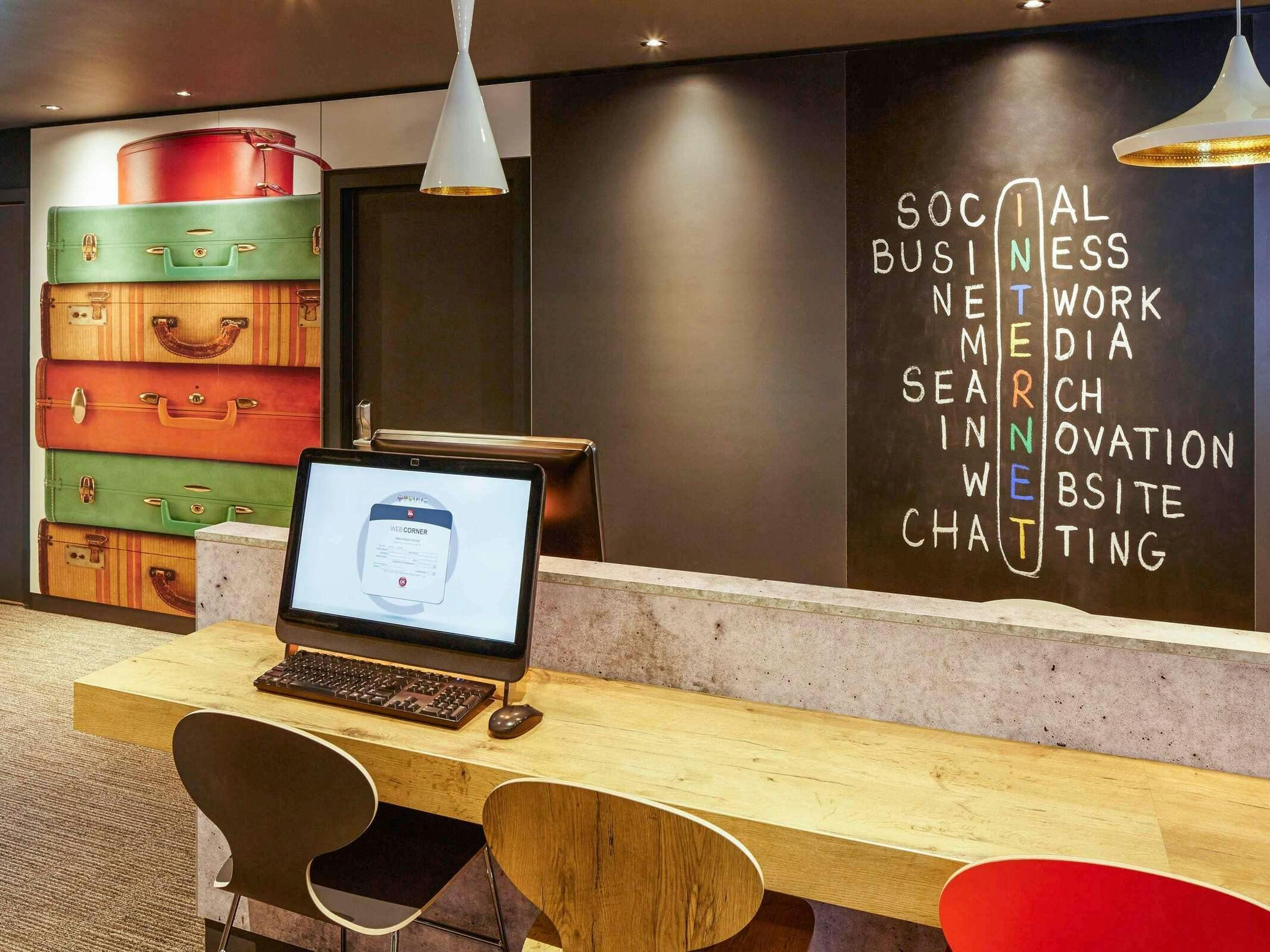 Hotel ibis London Heathrow Airport photo 2