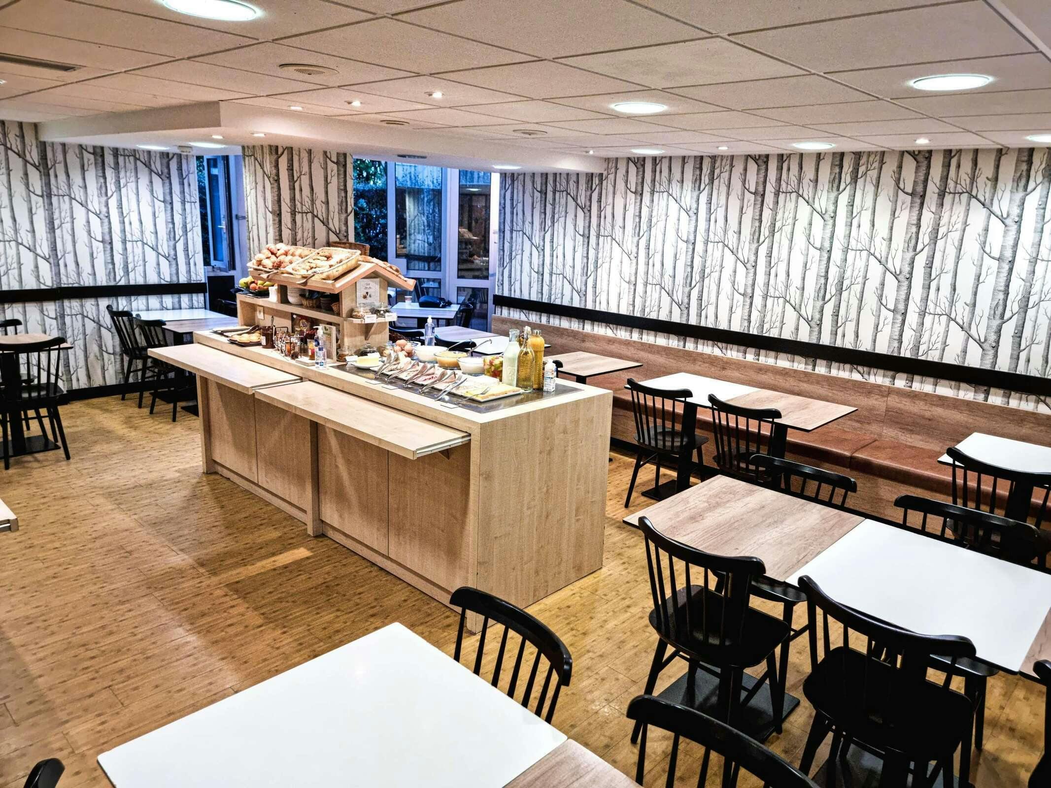 Hotel Ibis Styles Caen Centre Historique photo 4