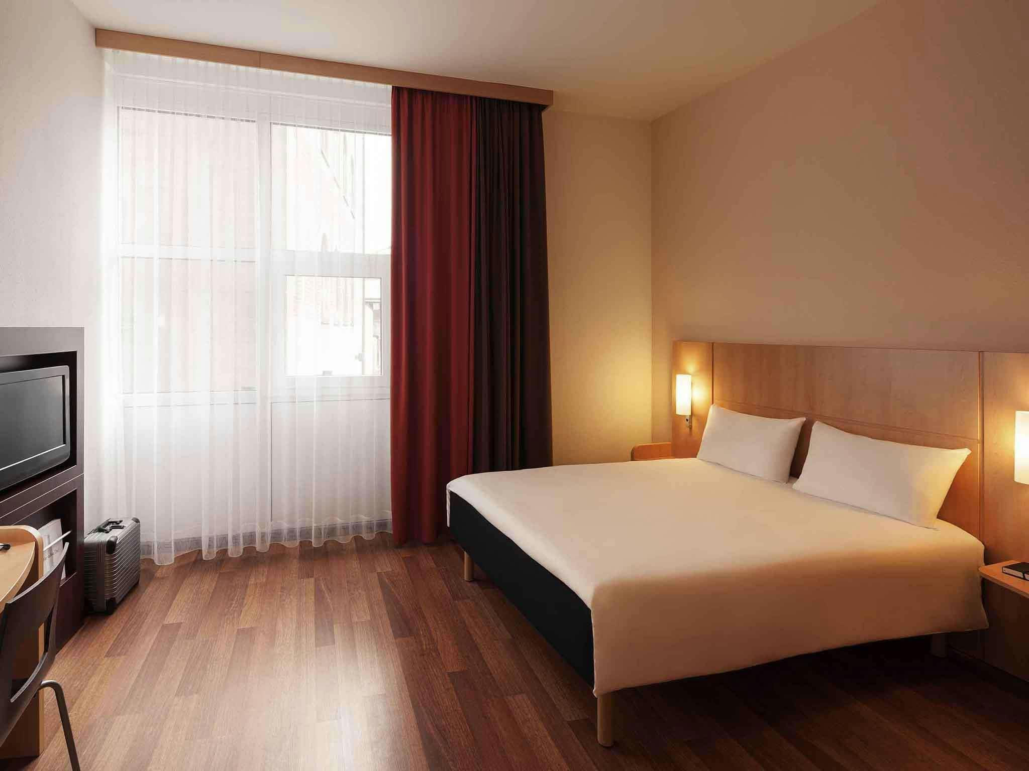 Hotel Ibis Nuernberg Altstadt photo 4