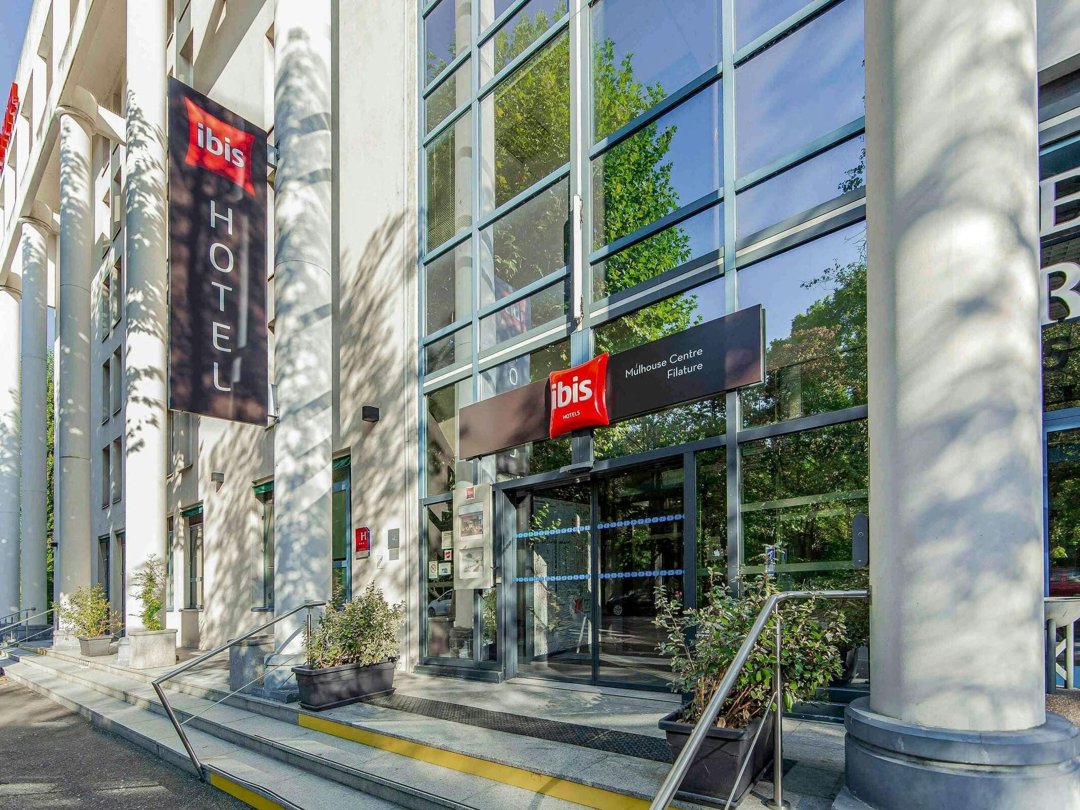 Hotel Ibis Mulhouse Centre Filature photo 2