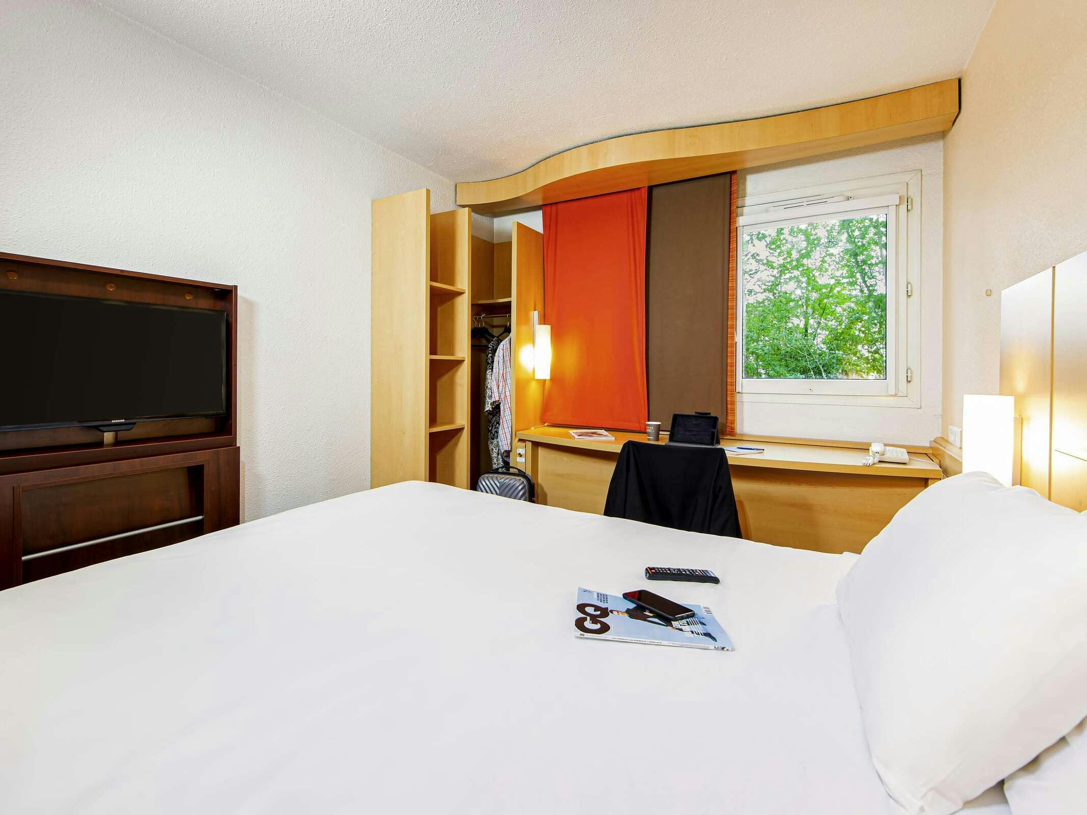 Hotel Ibis Mulhouse Centre Filature photo 3