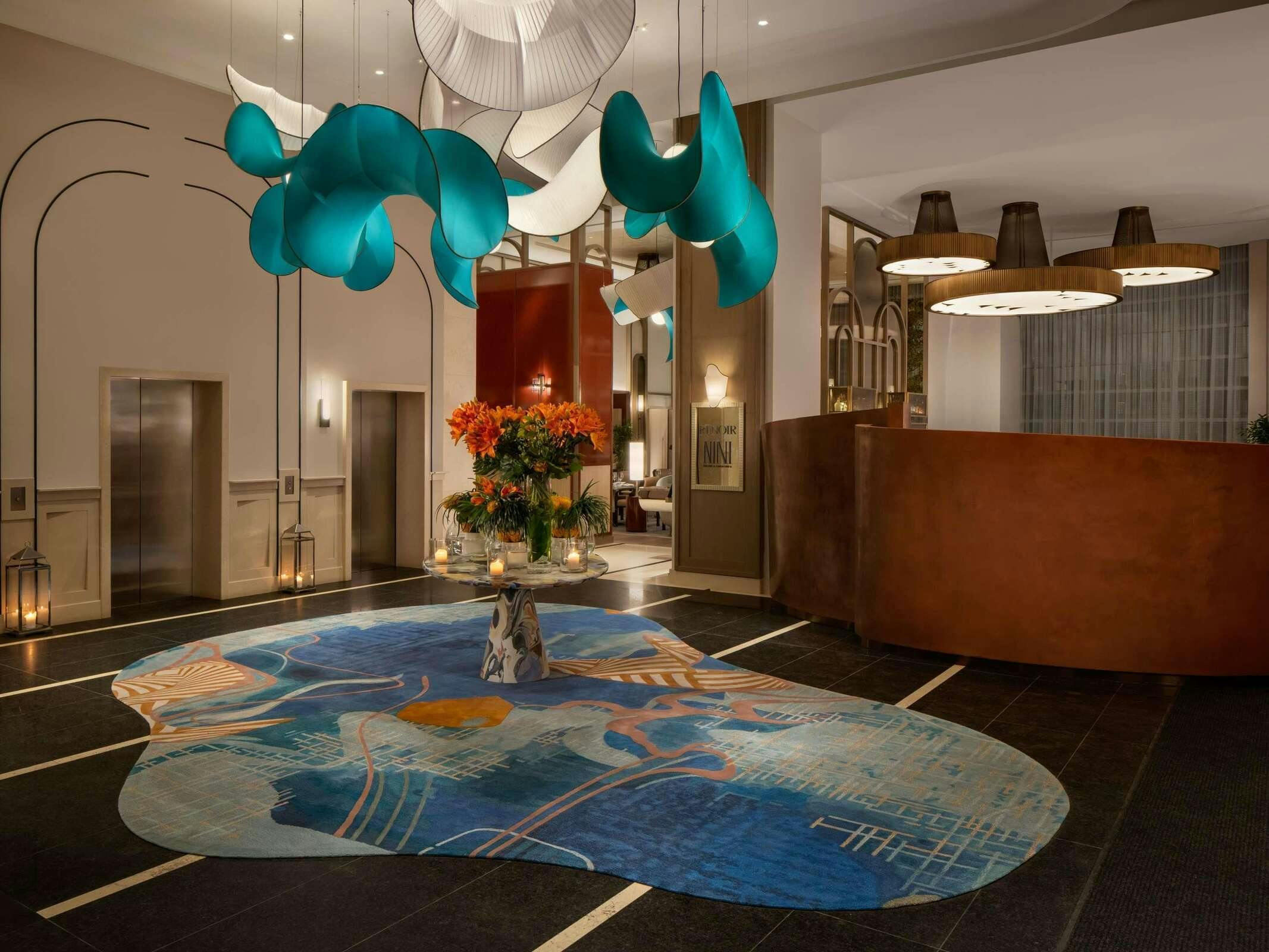 Hotel Sofitel Montreal Golden Mile photo 3