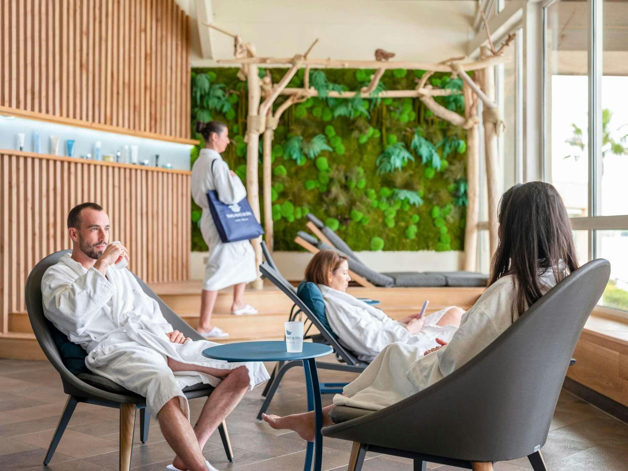 Hotel Mercure Thalassa Port Fréjus photo 1