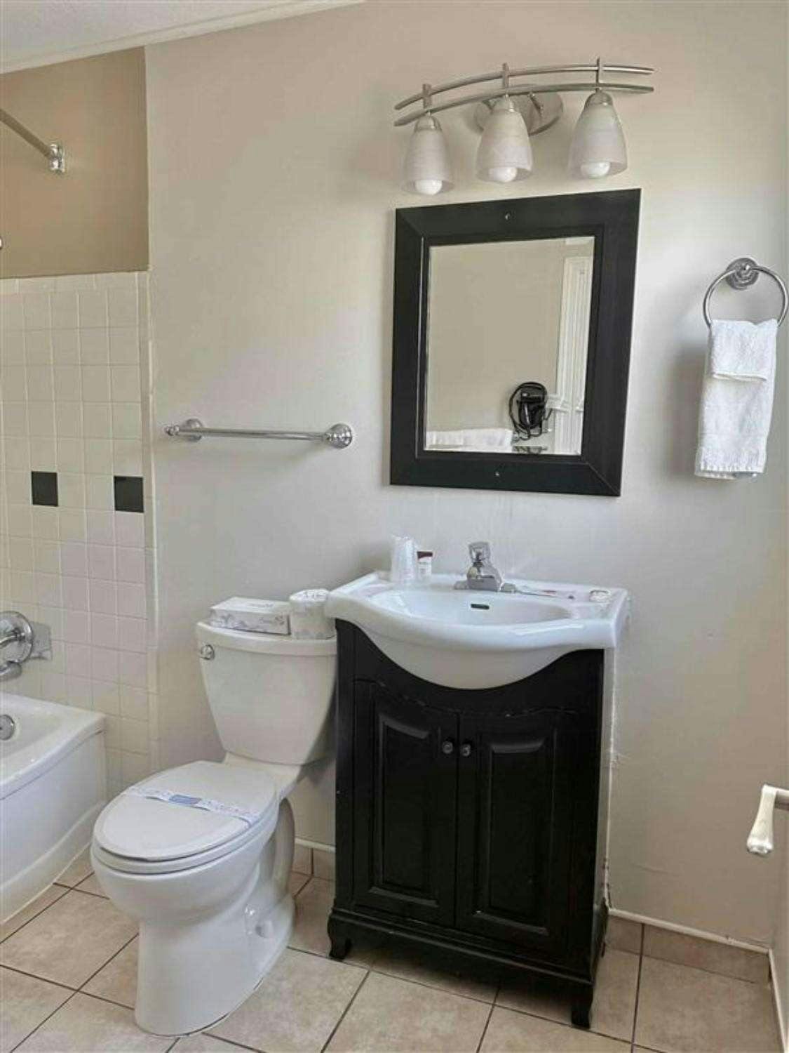 Hotel Courtesy Inn Downtown Eugene photo 3