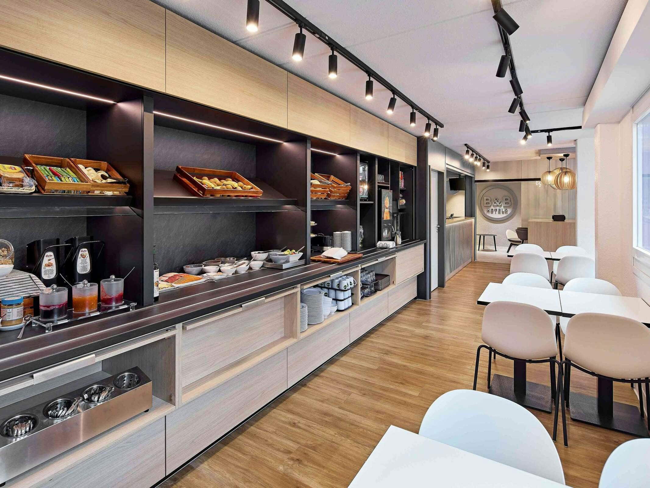 Hotel B&B HOTEL Köln-Porz photo 1