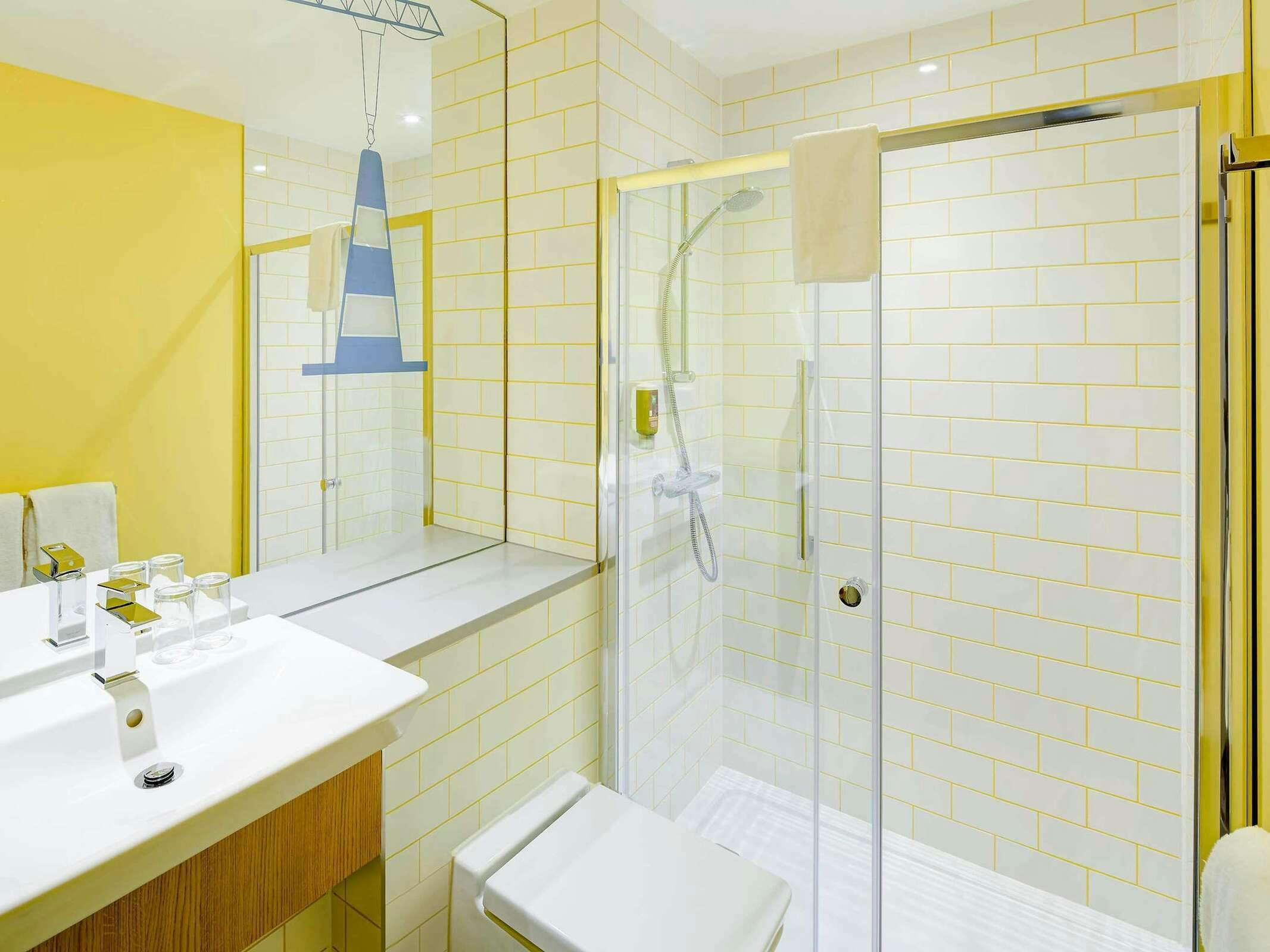 Hotel Ibis Styles Glasgow Centre George Square photo 5