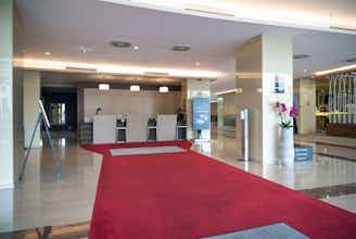 Hotel Ramada Plaza by Wyndham Craiova photo 1
