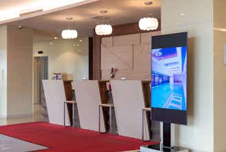 Hotel Ramada Plaza by Wyndham Craiova photo 2