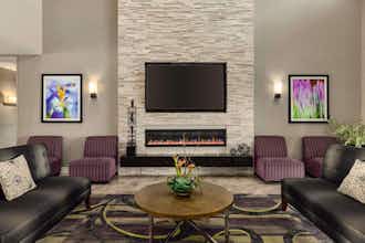 Hotel La Quinta Inn Ste Arlington N photo 2