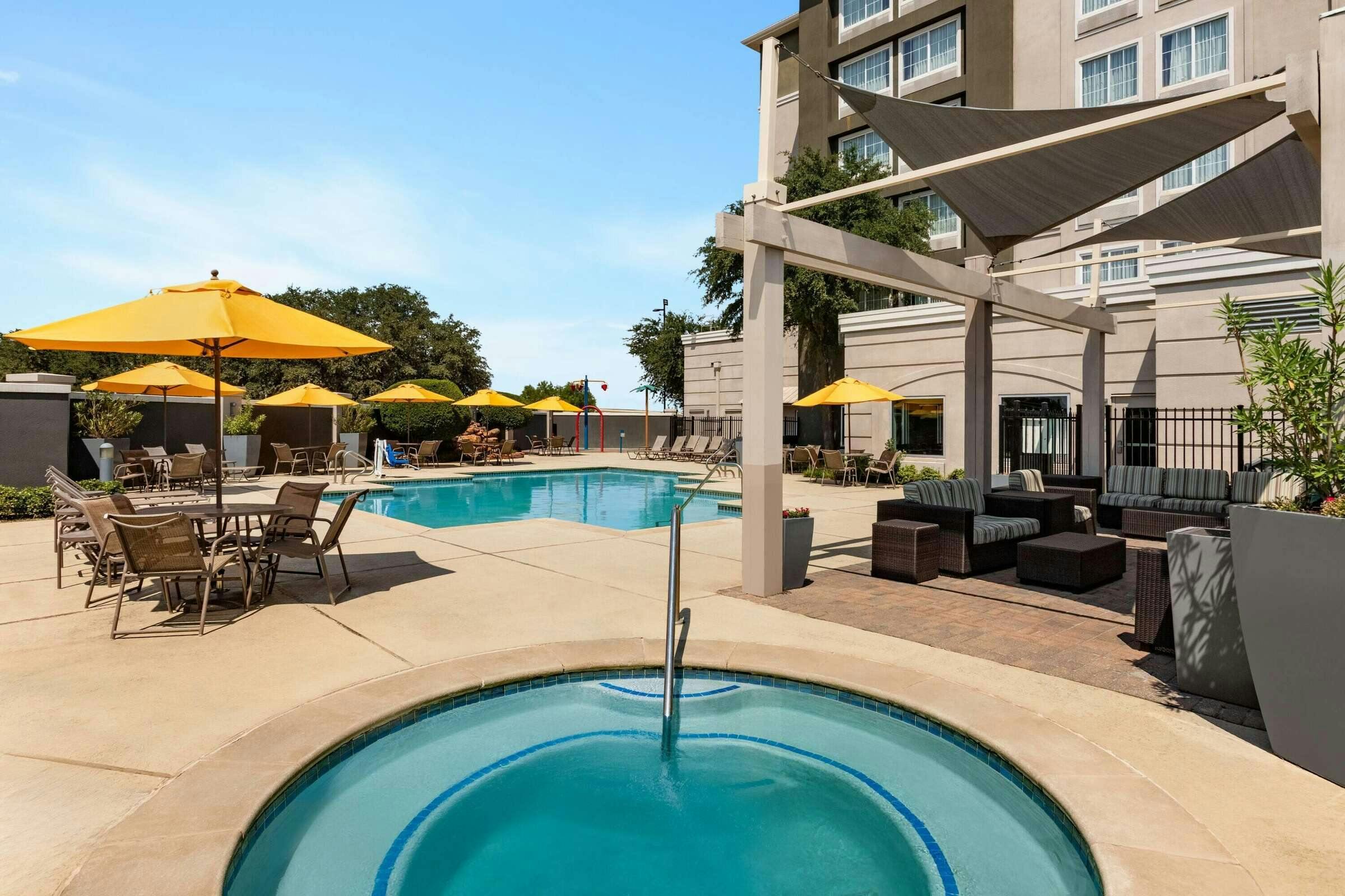 Hotel La Quinta Inn Ste Arlington N photo 3