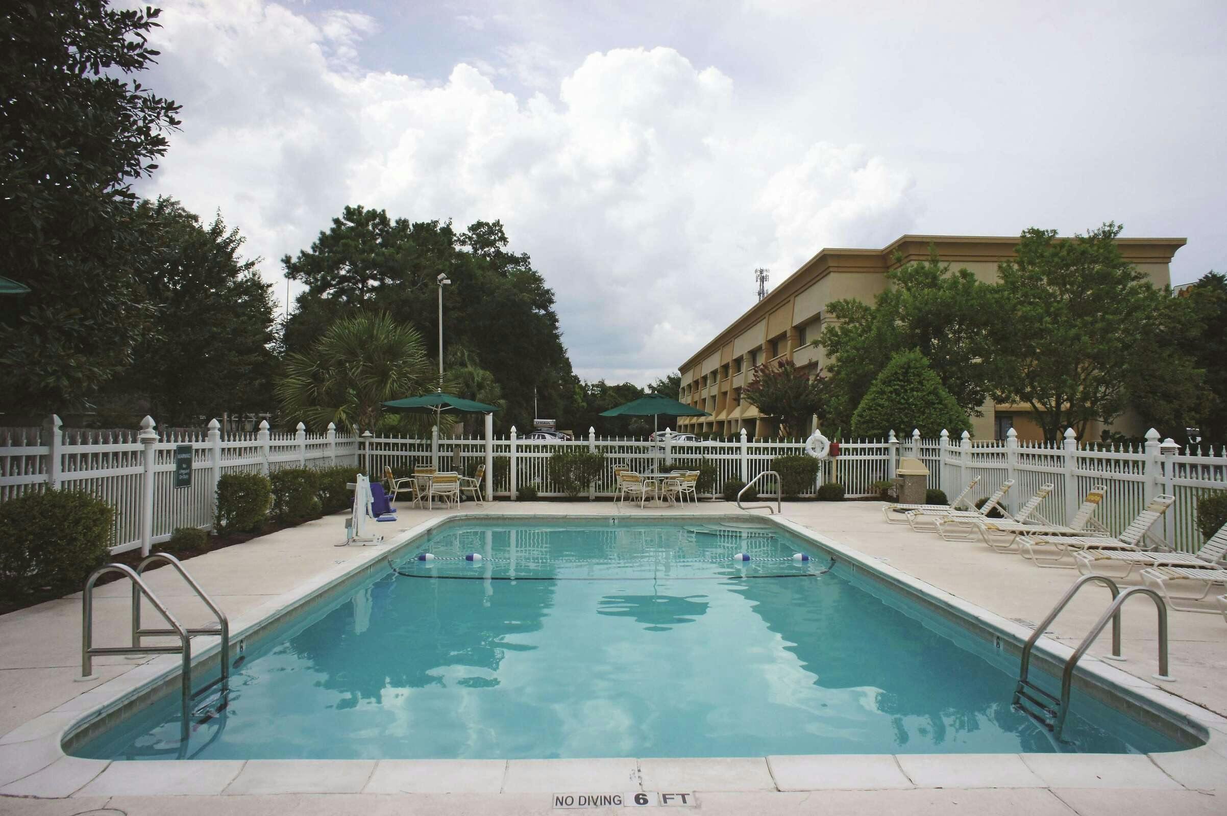 Hotel Wingate Brunswick GA / I-95 photo 1