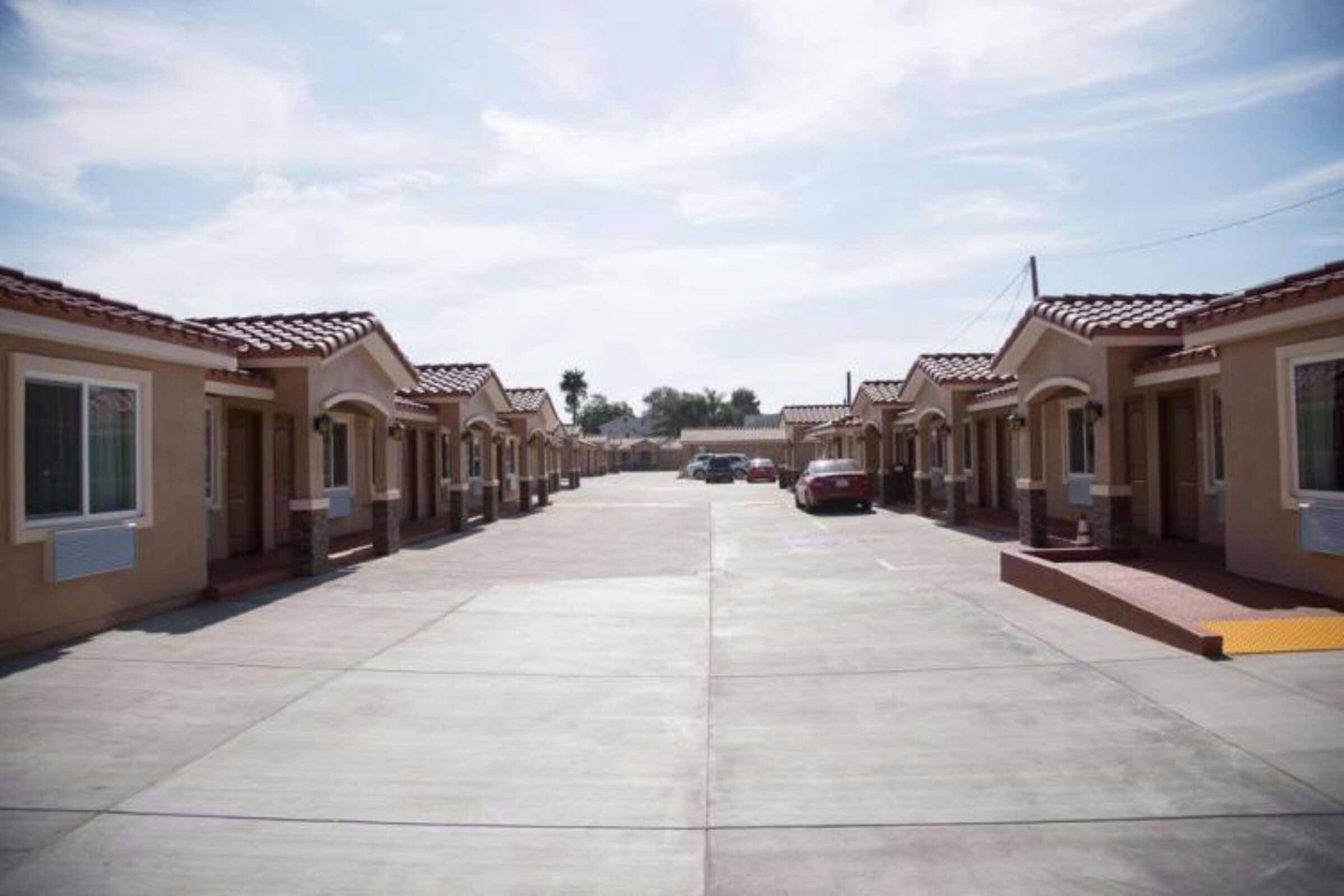 Hotel Diamond Bell Inn And Suites photo 1