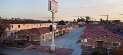 Diamond Bell Inn And Suites