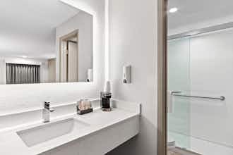 Hotel Red Roof Inn Panama City Beach photo 1