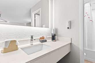 Hotel Red Roof Inn Panama City Beach photo 5