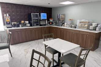 Hotel Wingate Livonia MI photo 2