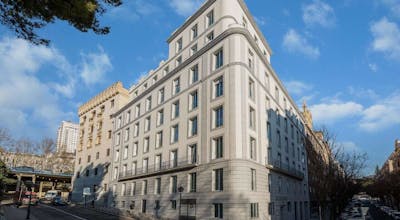 Amber Plaza España Skyline