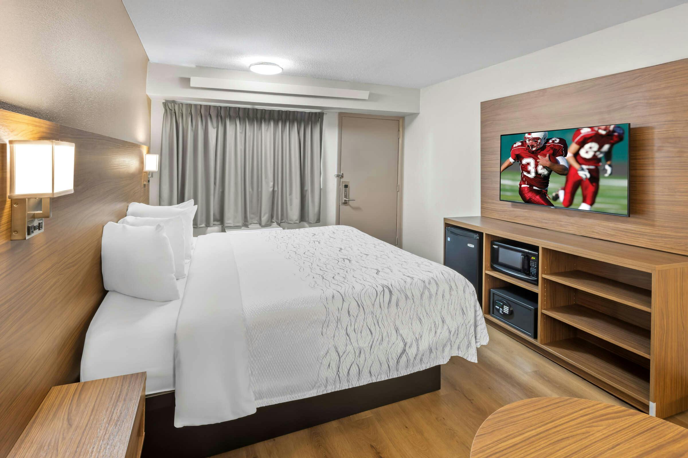 Hotel Red Roof PLUS+ Columbus-Ohio State University OSU photo 5