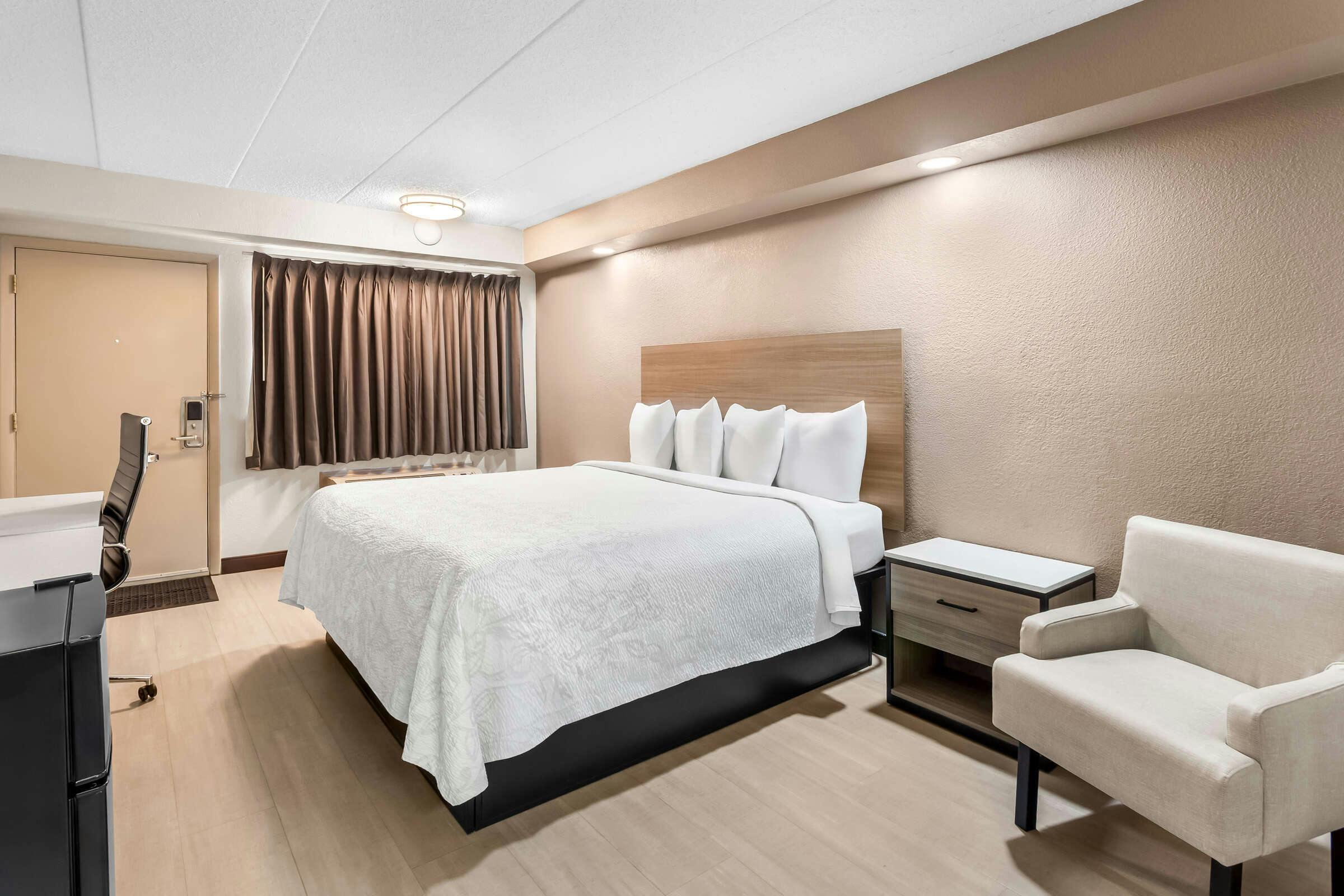 Hotel Red Roof PLUS+ Chicago - Hoffman Estates photo 1