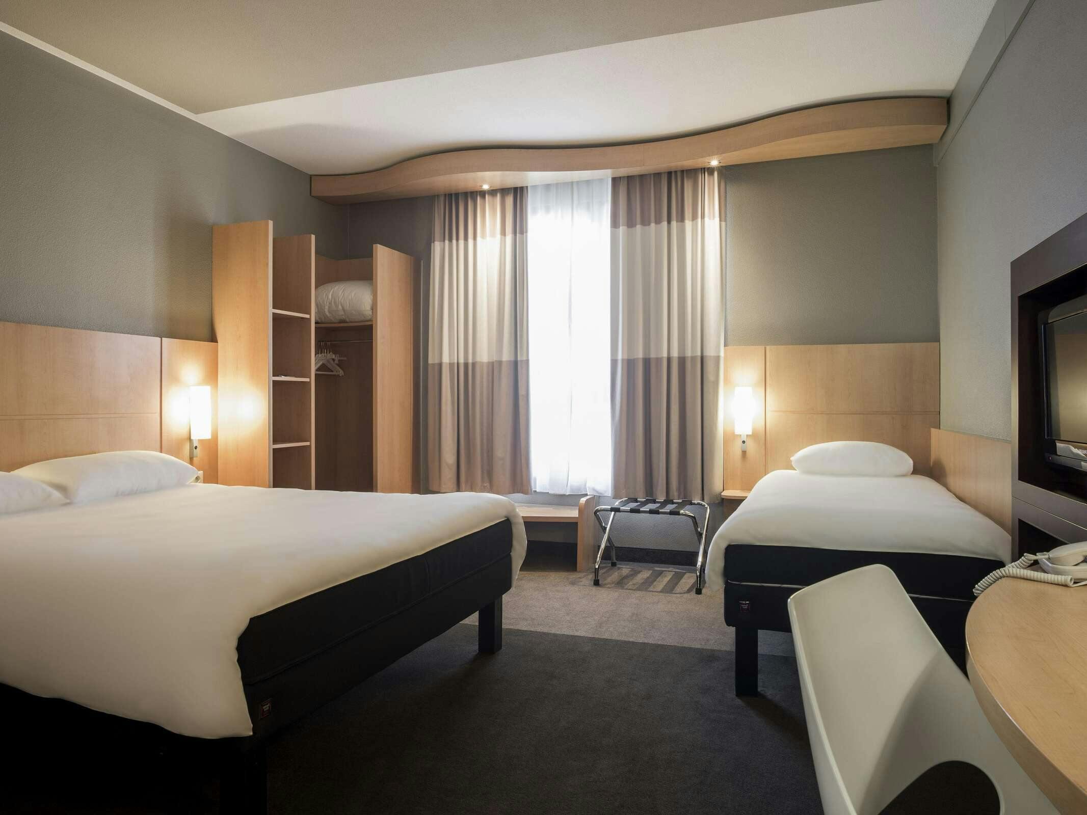 Hotel Ibis Brussels Centre Gare Midi photo 5