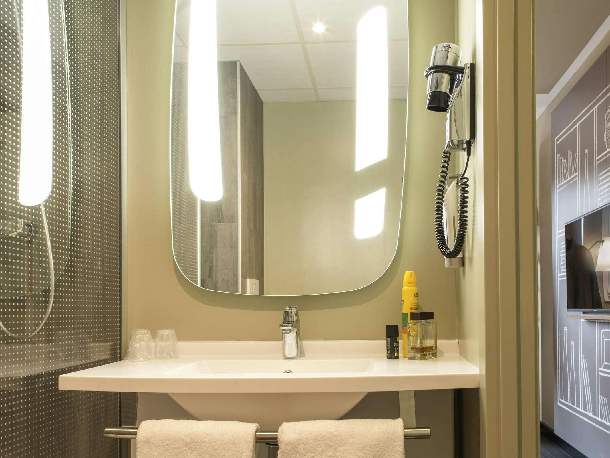 Hotel Ibis Madrid Fuenlabrada photo 5