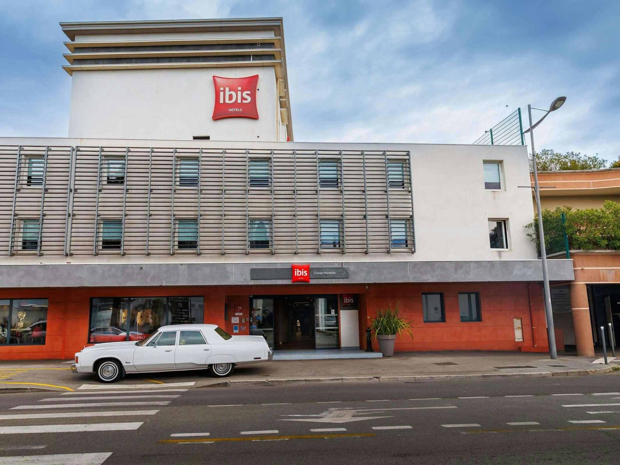 Hotel Ibis Cannes Mandelieu photo 4