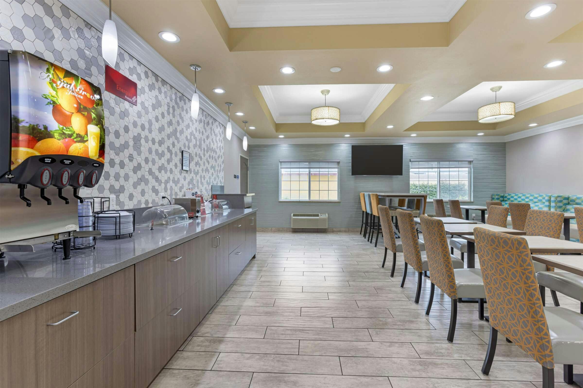 Hotel Best Western Plus Wasco Inn & Suites photo 2