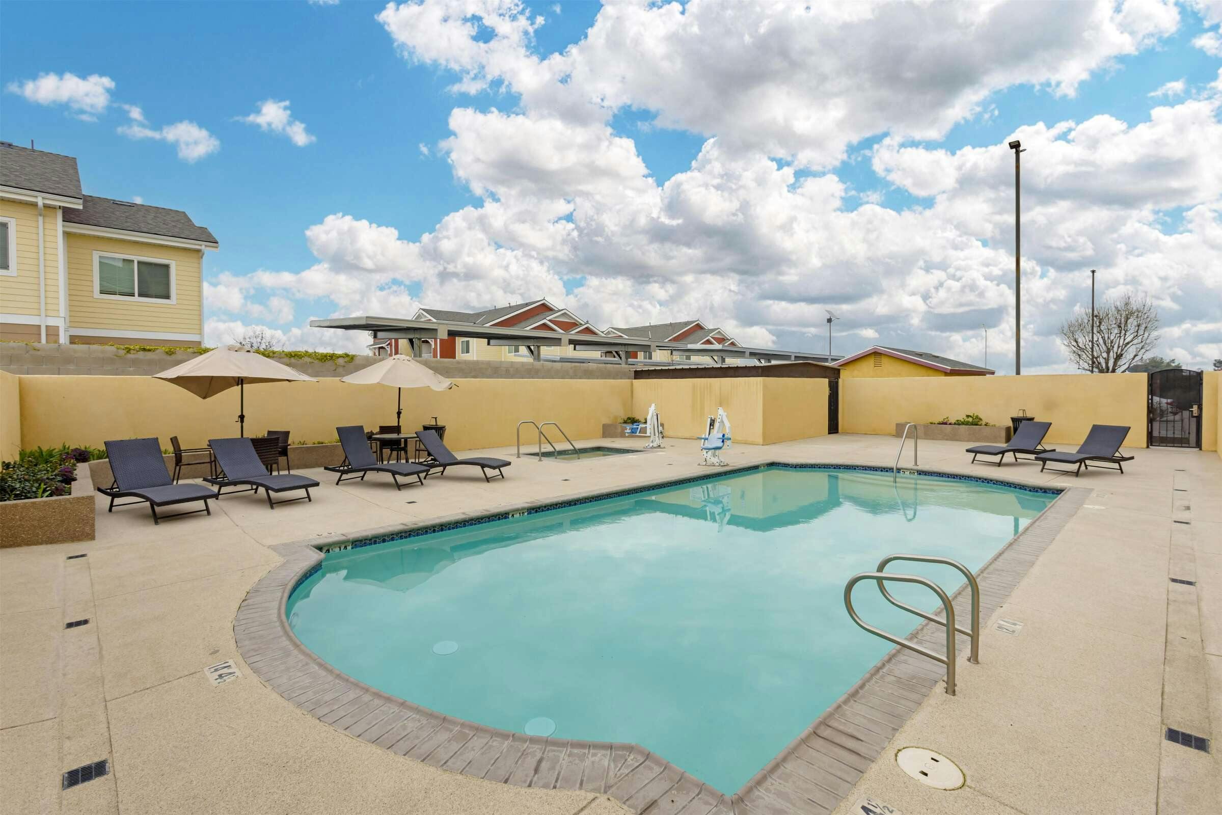 Hotel Best Western Plus Wasco Inn & Suites photo 4