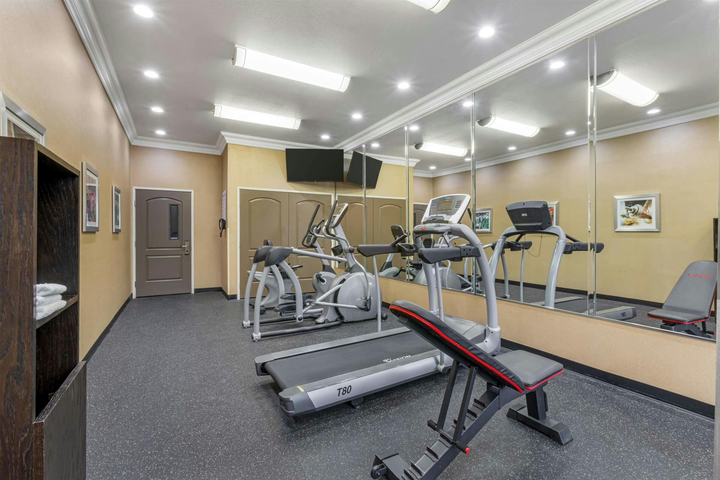 Hotel Best Western Plus Wasco Inn & Suites photo 5