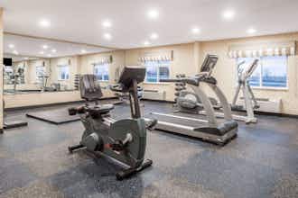 Hotel Baymont Inn Suites Fulton photo 1