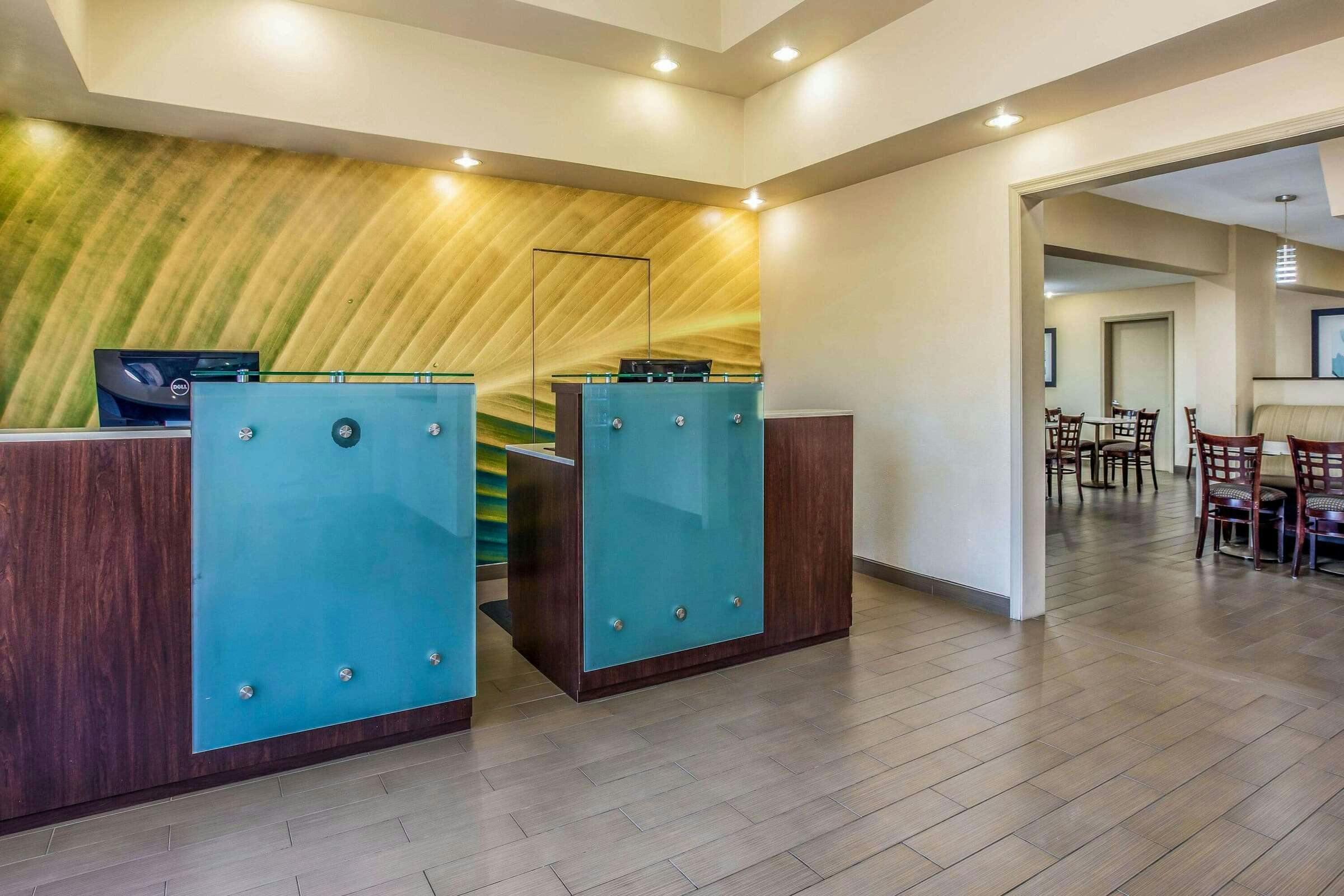 Hotel LQ Inn and Suite Carlsbad photo 3