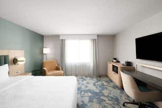 Hotel Hampton Inn & Suites Oakland Airport - Alameda photo 2