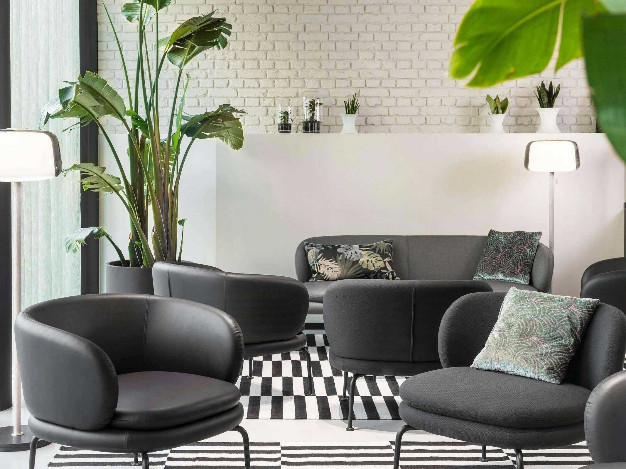 Hotel Ibis Brussels Centre Chatelain photo 3