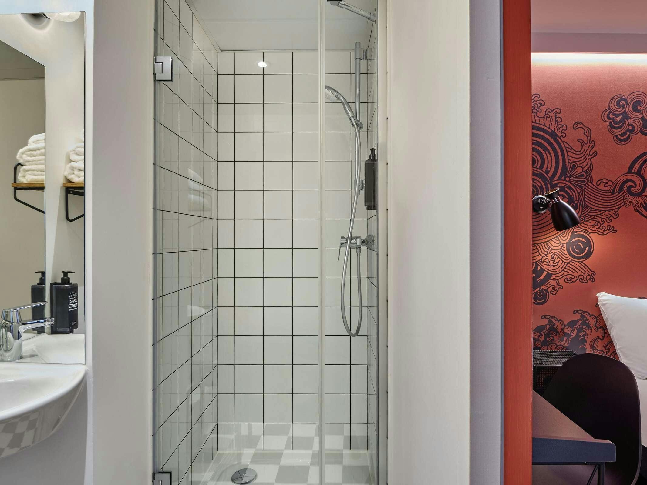 Hotel Ibis Styles Paris Gare De L'est Magenta photo 5