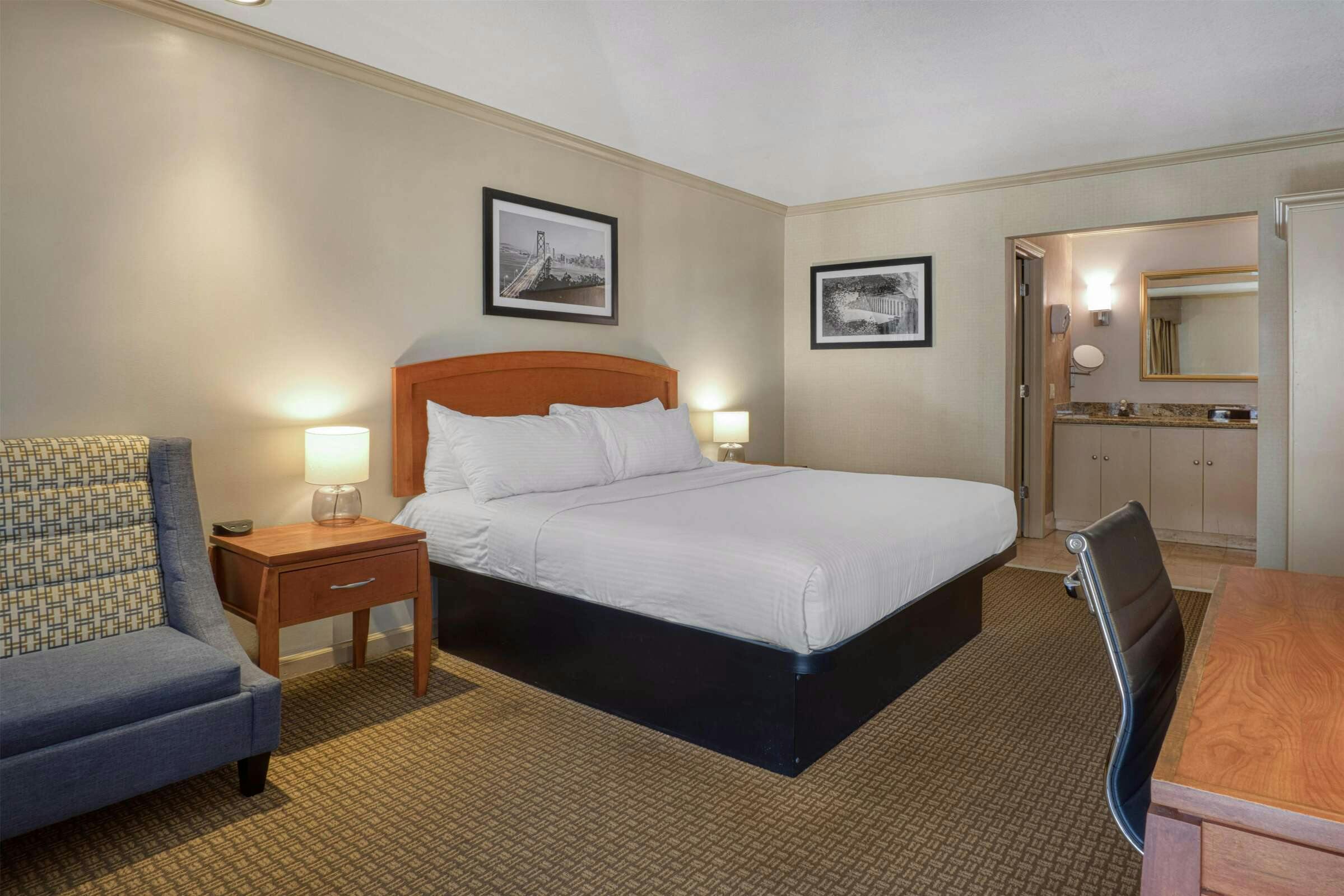 Hotel SureStay Plus by Best Western Mountain View photo 4