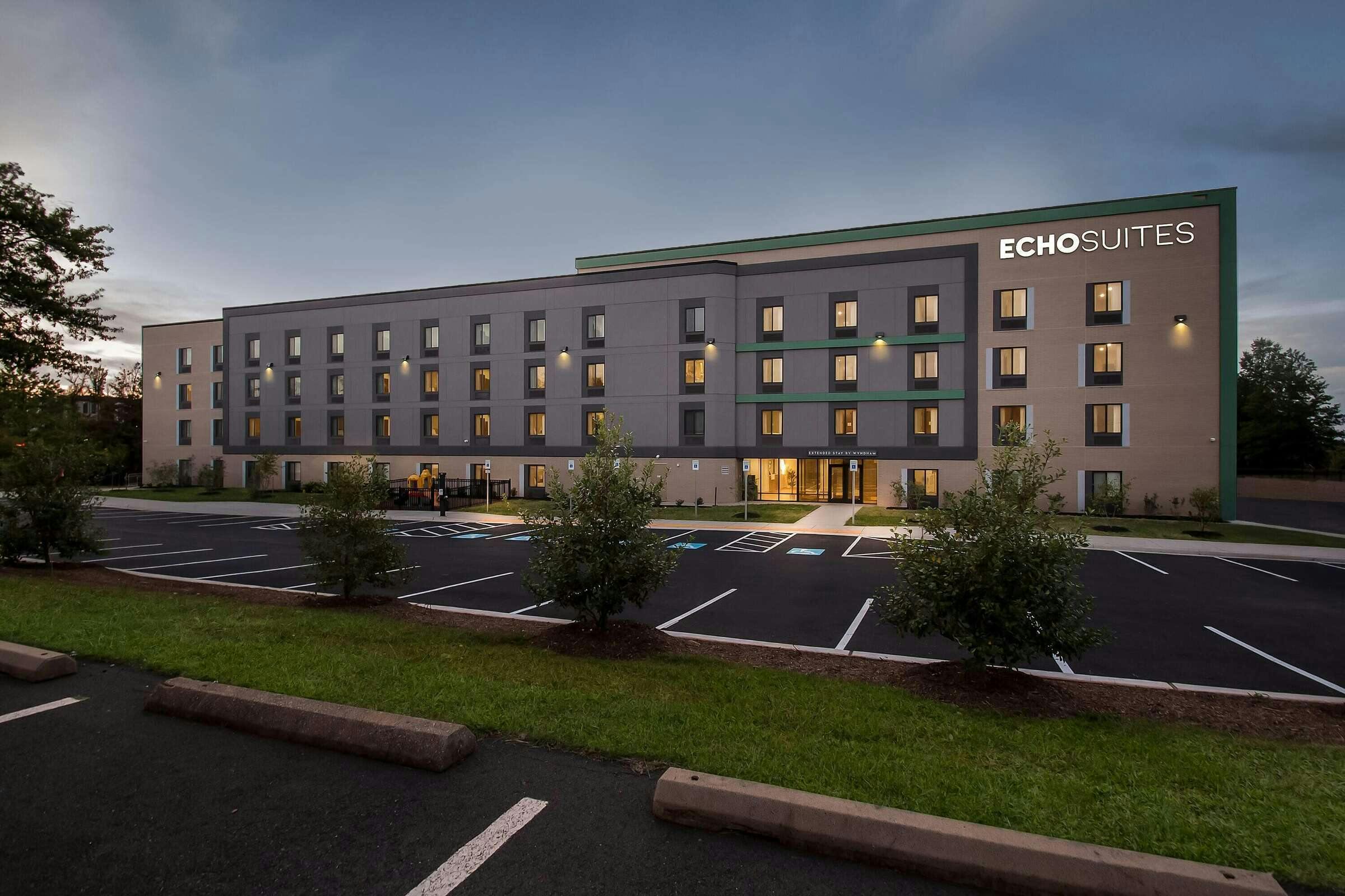Hotel ECHO Suites Extended Stay by Wyndham Sterling photo 2