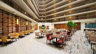 Hotel Embassy Suites by Hilton Portland Tigard photo 4