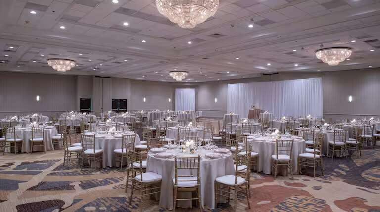 Hotel Embassy Suites by Hilton Portland Tigard photo 5