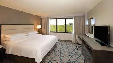 Hotel Embassy Suites by Hilton Portland Tigard photo 3