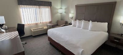 Best Western Plus Paper Valley Hotel