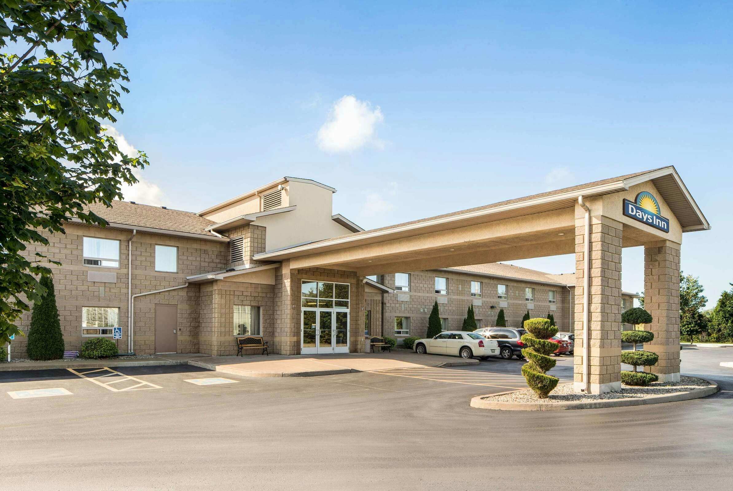 Hotel Days Inn Leamington photo 1