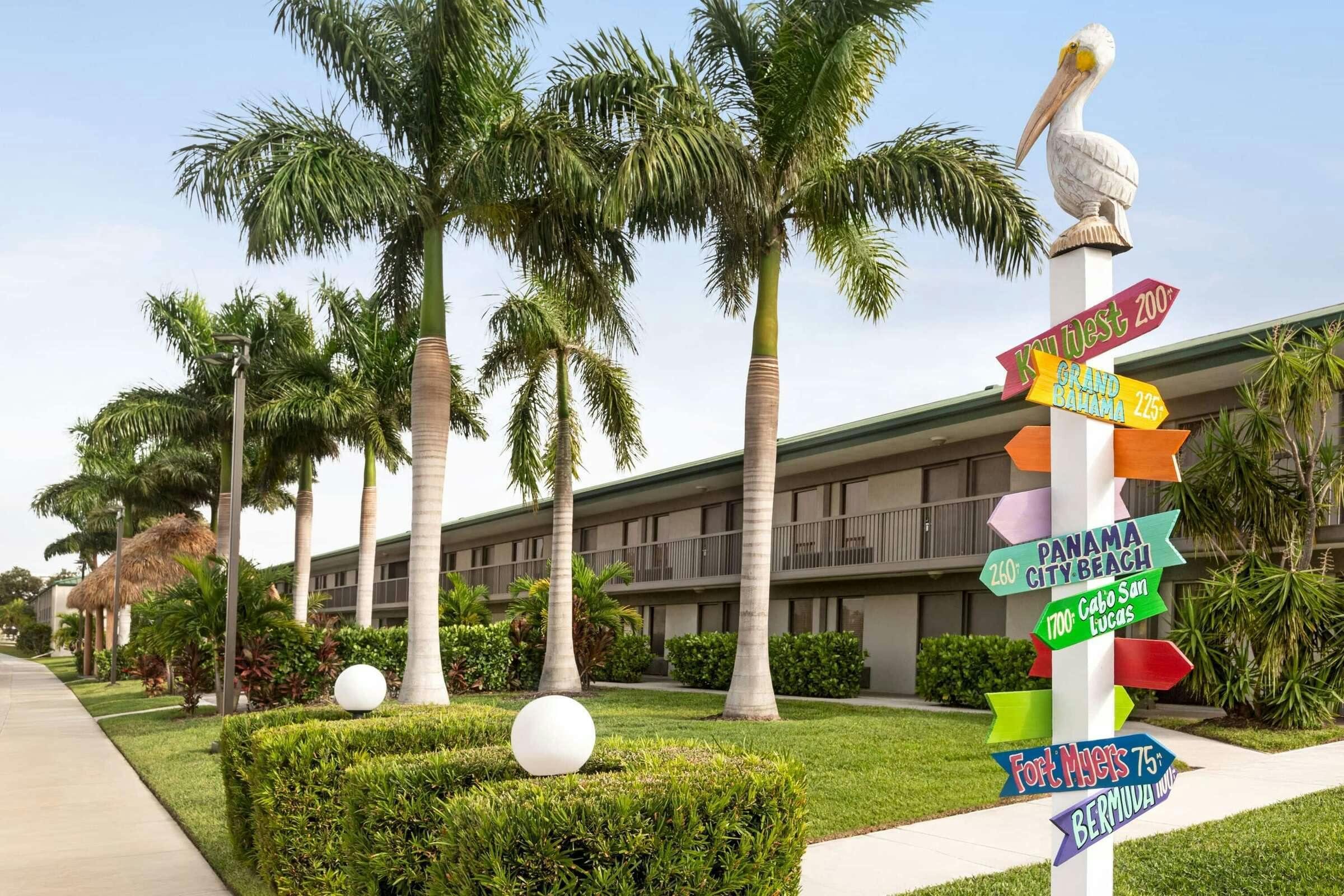Hotel RA Sarasota Waterfront photo 2