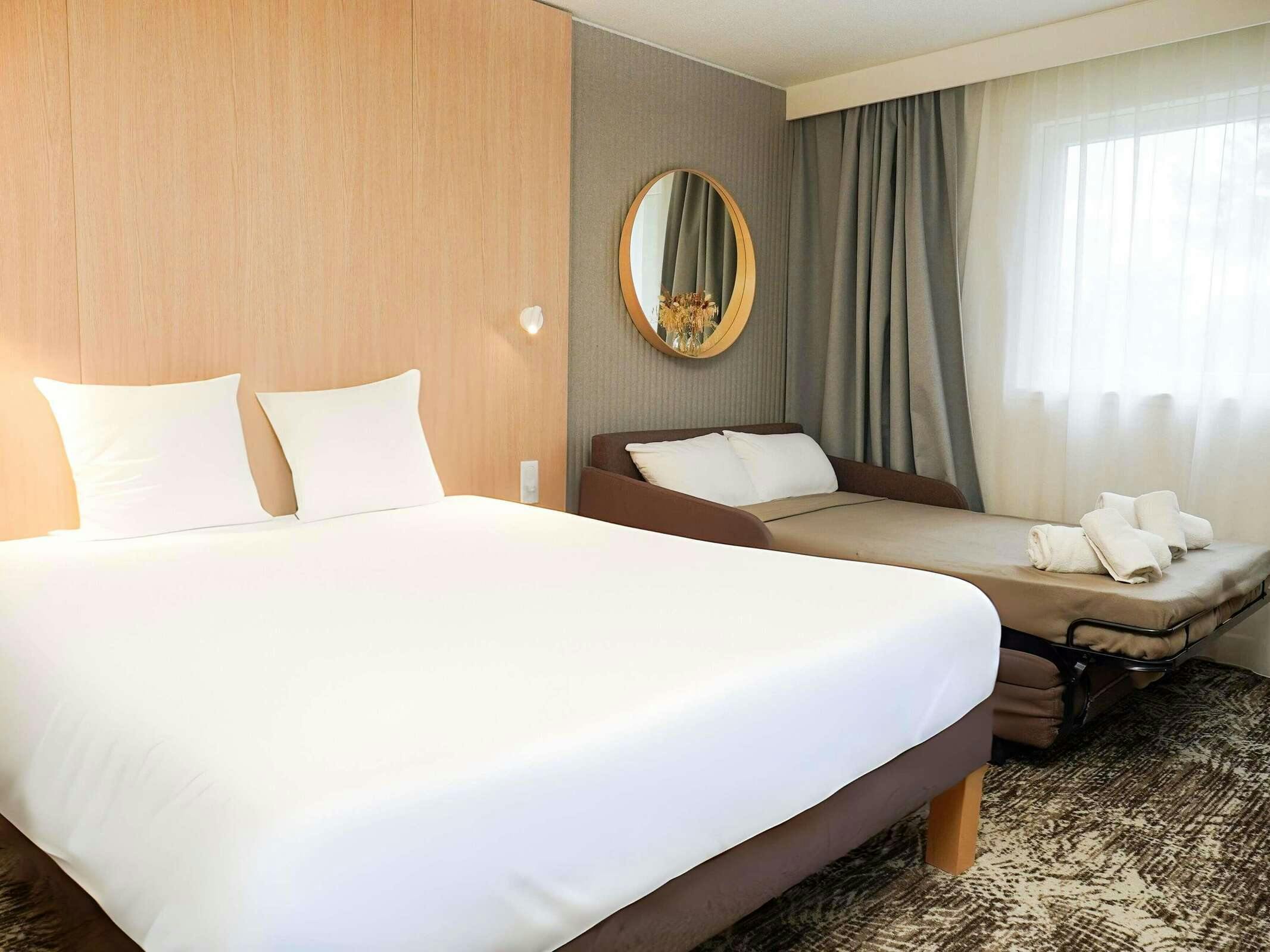 Hotel Novotel Rouen Sud Zenith Parc Expo photo 2